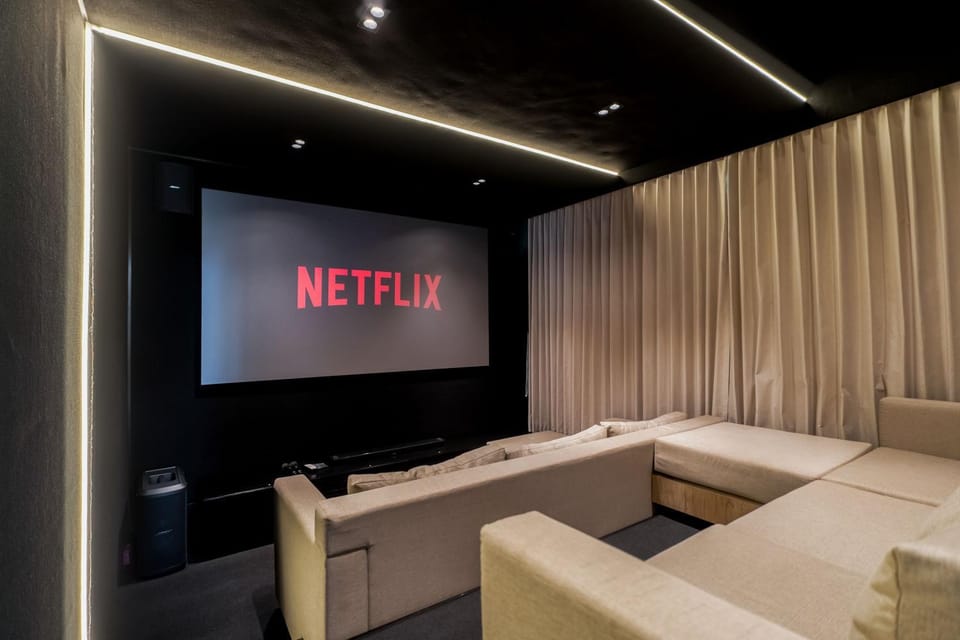 Communal lounge/ TV room, TV and multimedia, Photo of the whole room, Evening entertainment