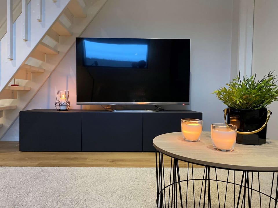 TV and multimedia, Seating area