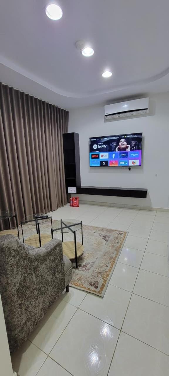 Communal lounge/ TV room