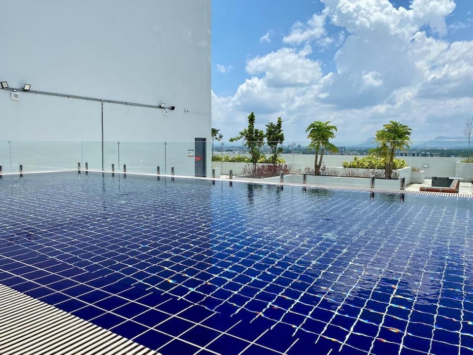 D3-13-5 The Podium Studio-Free 1 Parking-6 Pax Apartment in Kuching