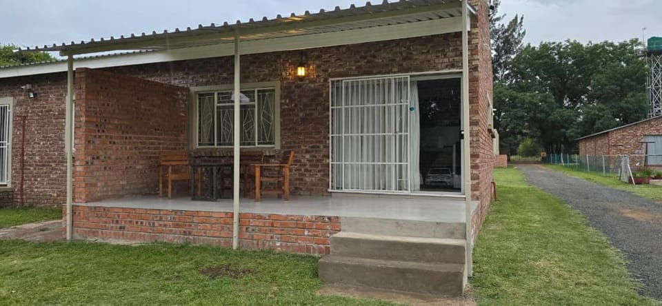 Riverbend Camp Self Catering 2 Bedroom Unit Apartment in North West, South Africa