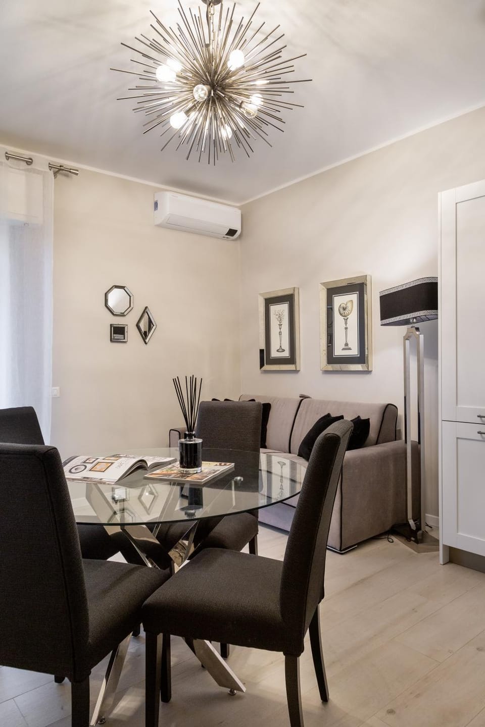 Living room, Seating area, Dining area, air conditioner