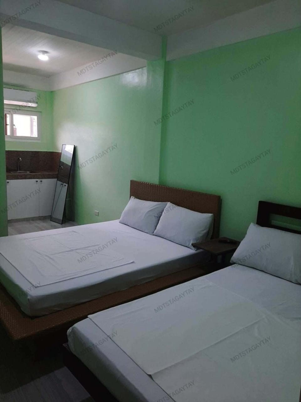 Bed, Bathroom, TV and multimedia, Bedroom, air conditioner