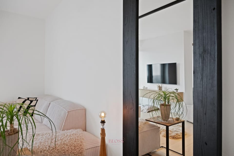 TV and multimedia, Decorative detail, Seating area, City view, Garden view, Landmark view, Sea view, internet