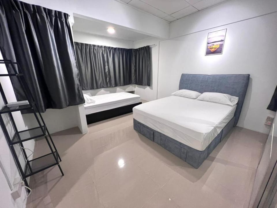 Family House Sunway 4BR Walk to Lagoon Pyramid University House in Subang Jaya