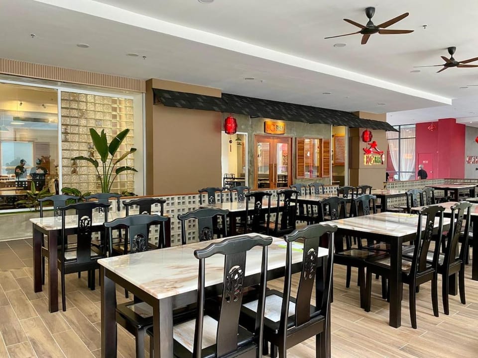 D3-13-5 The Podium-3R2B-Free 2 Parking-10 Pax Apartment in Kuching