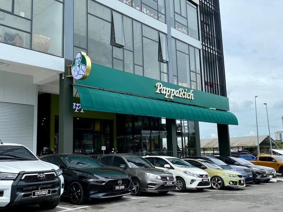 D3-13-5 The Podium-3R2B-Free 2 Parking-10 Pax Apartment in Kuching