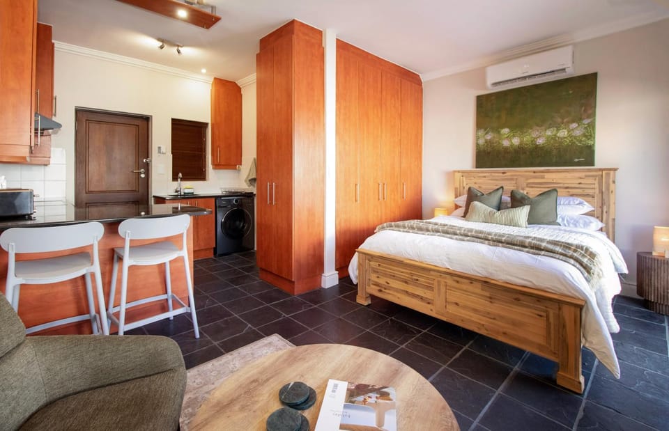 9 at Huis Piron - Location Stellies Central Apartment in Stellenbosch