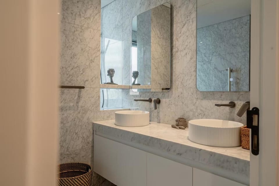 Căn hộ khách sạn 5 sao , View Hồ Tây , đỉnh cao Apartment in Hanoi