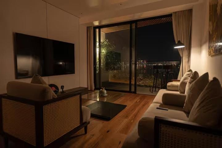 Căn hộ khách sạn 5 sao , View Hồ Tây , đỉnh cao Apartment in Hanoi