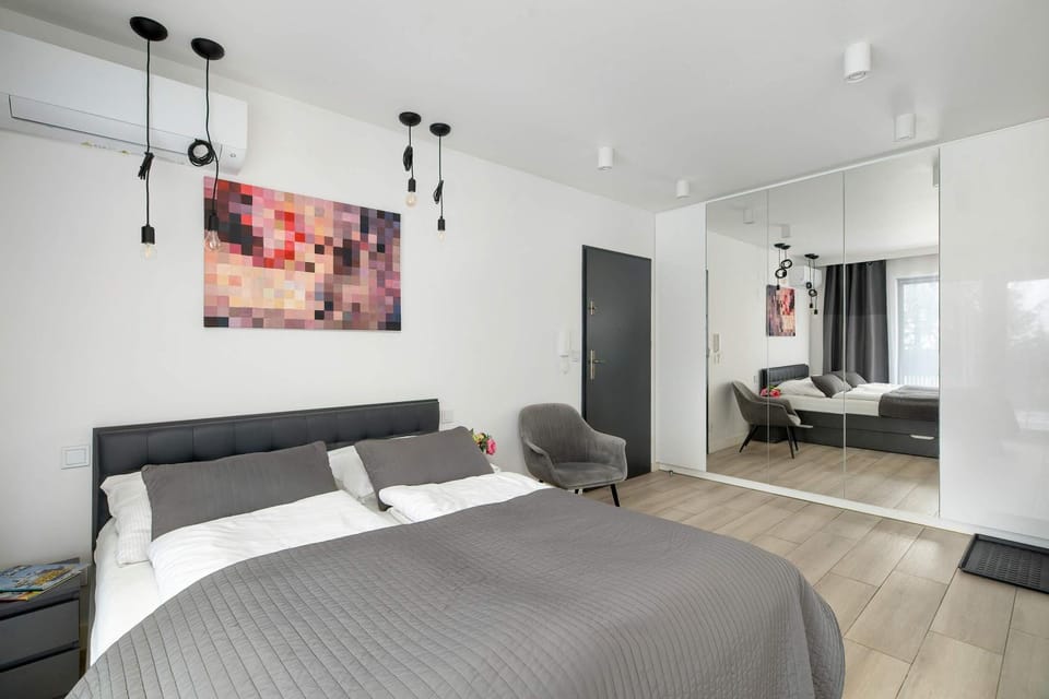 Bed, Living room, Seating area