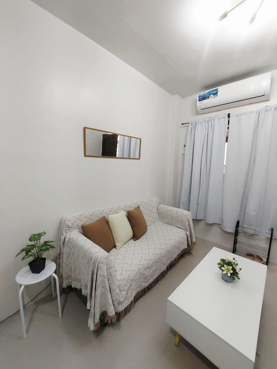 JLG Transient Home Pagsanjan Laguna Apartment in Calabarzon