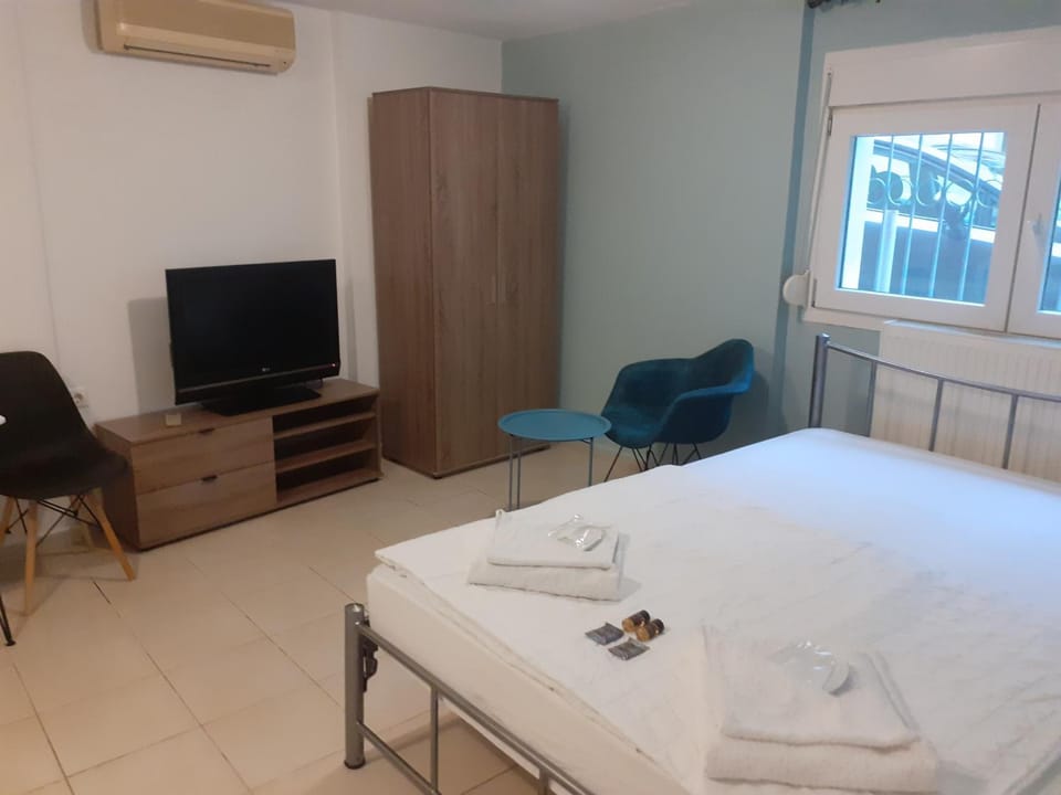 Living room, Dining area, Bedroom