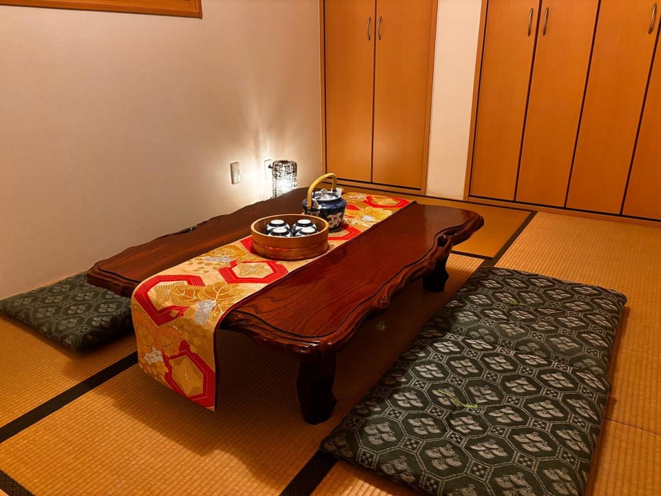 Seating area, Bedroom