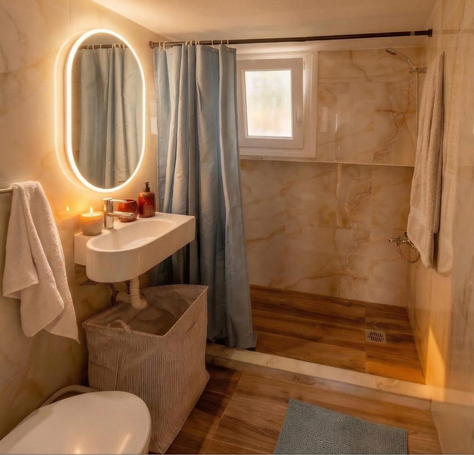 Chic 2BR Central Apartment With Balcony Apartment in Thessaloniki