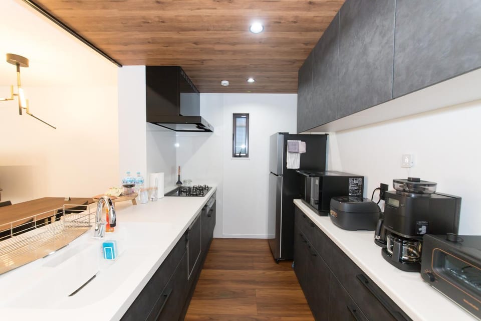 Osaka Station 3min Direct Namba 11min Direct 6min Walk to Station 4BR House House in Osaka