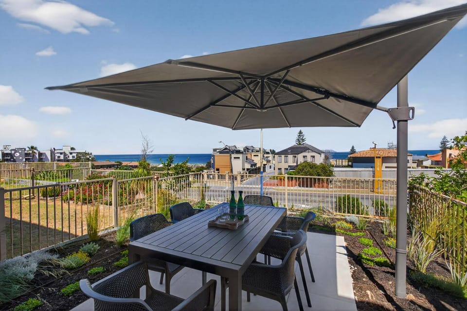 Patio, Balcony/Terrace, Dining area, Sea view