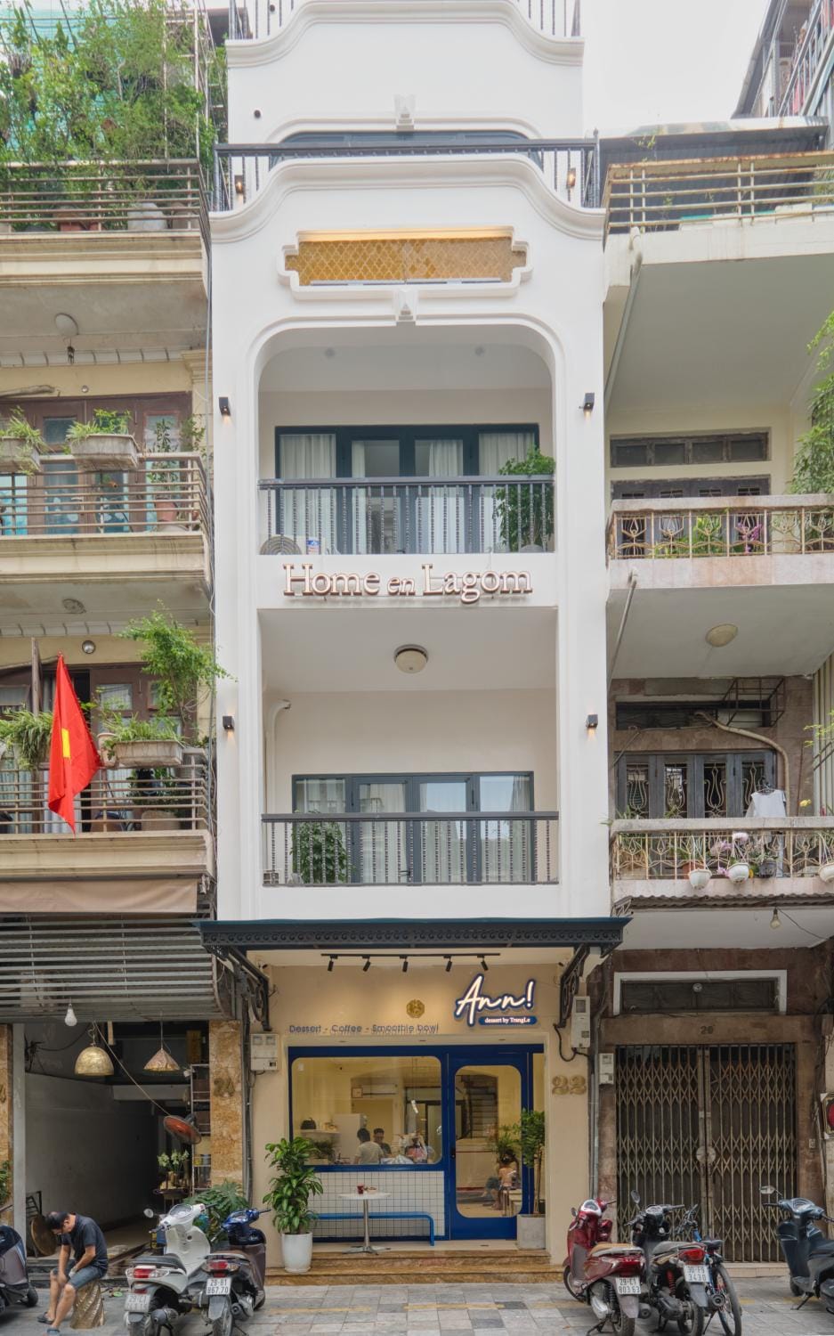 Neighbourhood, View (from property/room), Balcony/Terrace, City view, Street view, Internal: Not applicable to any particular room