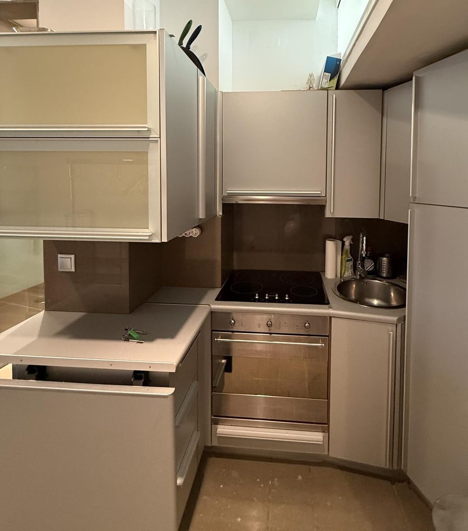 Kitchen or kitchenette, stove