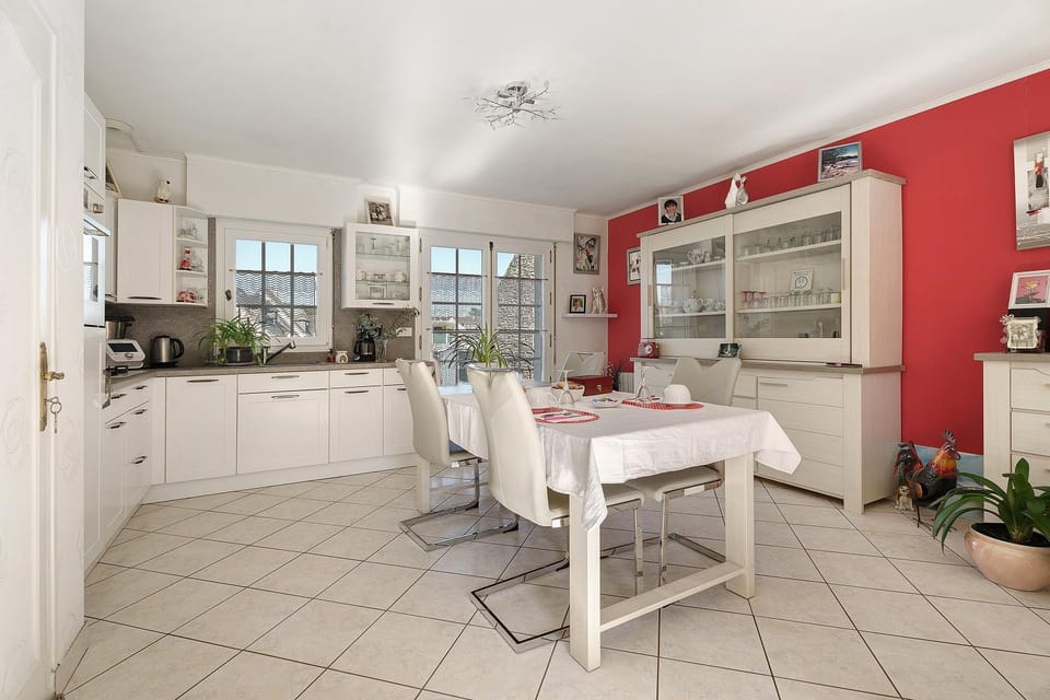 Property building, Kitchen or kitchenette, Living room