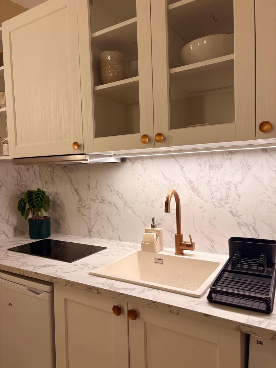 Authentic Provençal Studio Apartment in Nice