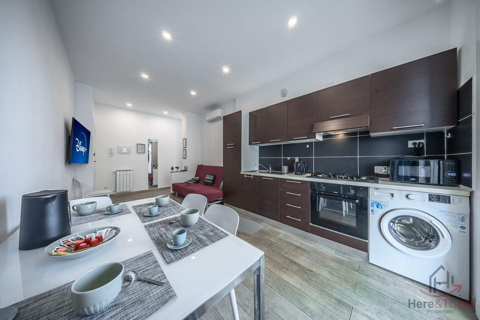 Living room, Dining area, washing machine