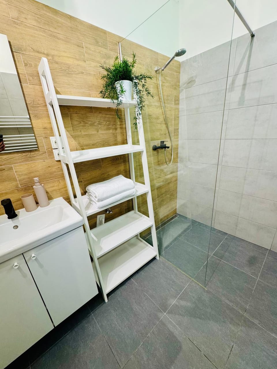 Shower, Bathroom, towels