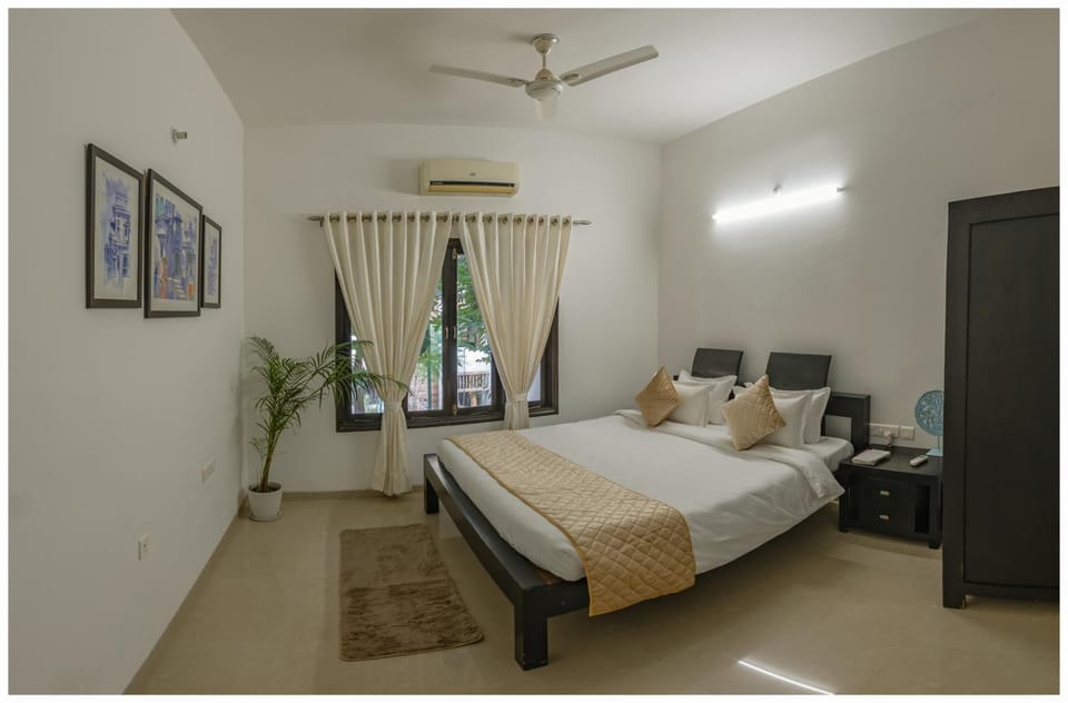 Bed, Bedroom, air conditioner