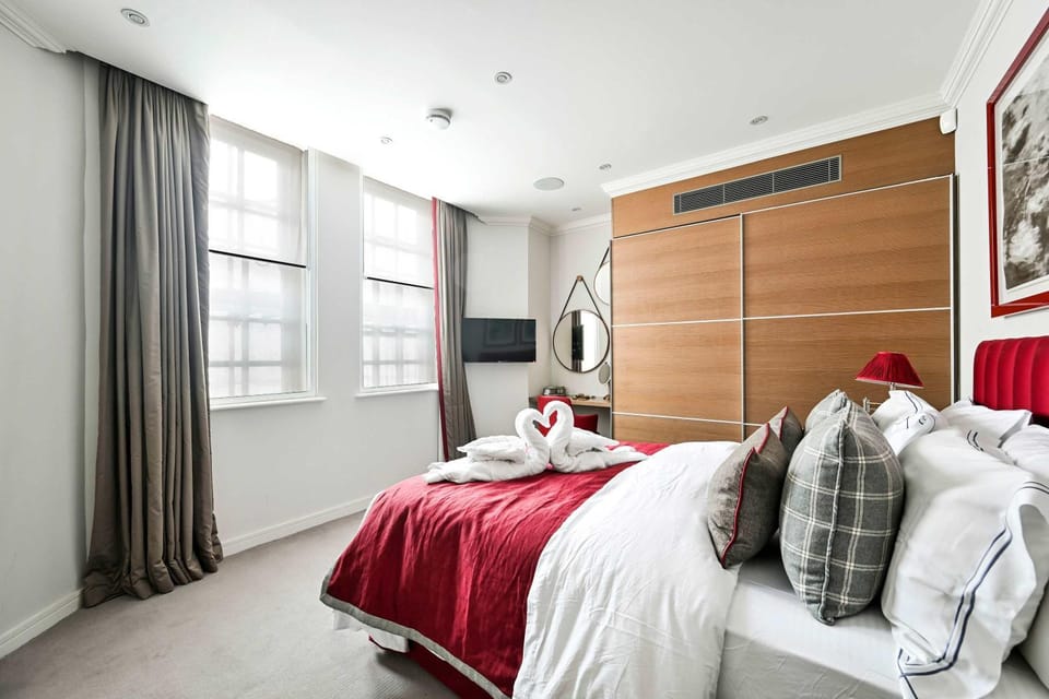 Bed, TV and multimedia, Photo of the whole room, Bedroom, wardrobe