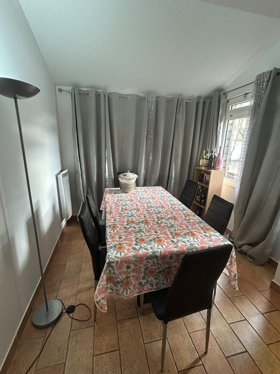 chalet très spacieux à 8min de l aéroport d orly Chalet in Île-de-France