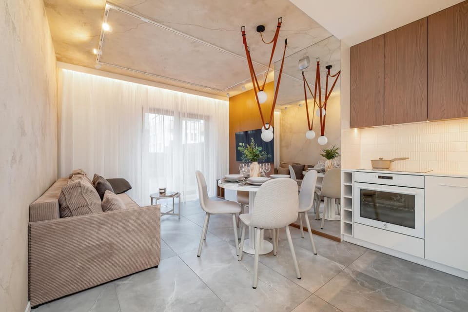 Kitchen or kitchenette, Seating area, Dining area