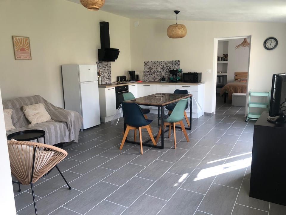 Kitchen or kitchenette, Living room, Dining area