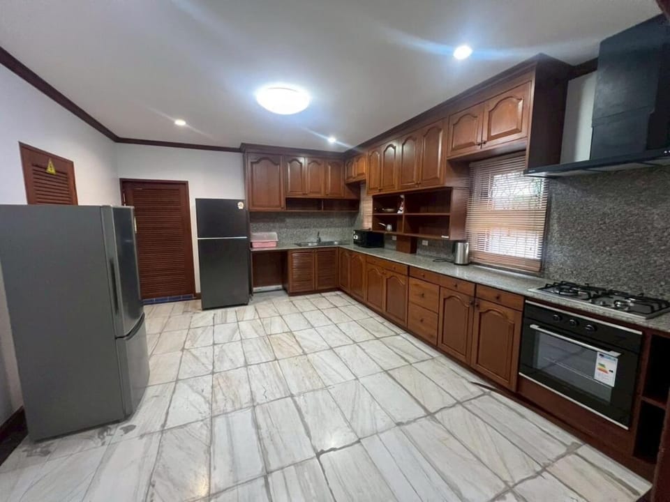 Kitchen or kitchenette, kitchen