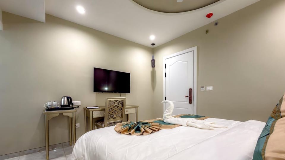 Bed, TV and multimedia