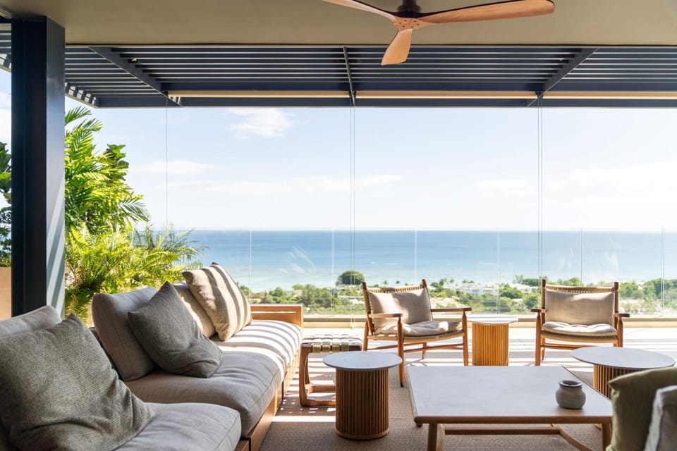 Natural landscape, View (from property/room), Balcony/Terrace, Seating area, Sea view