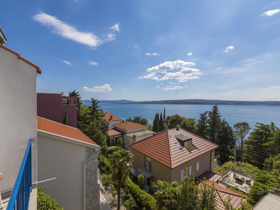 City view, Sea view