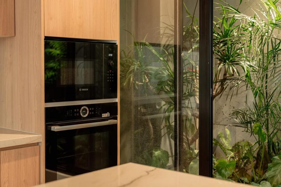 Căn Hộ 160m2, đẳng cấp view Hồ Tây Apartment in Hanoi