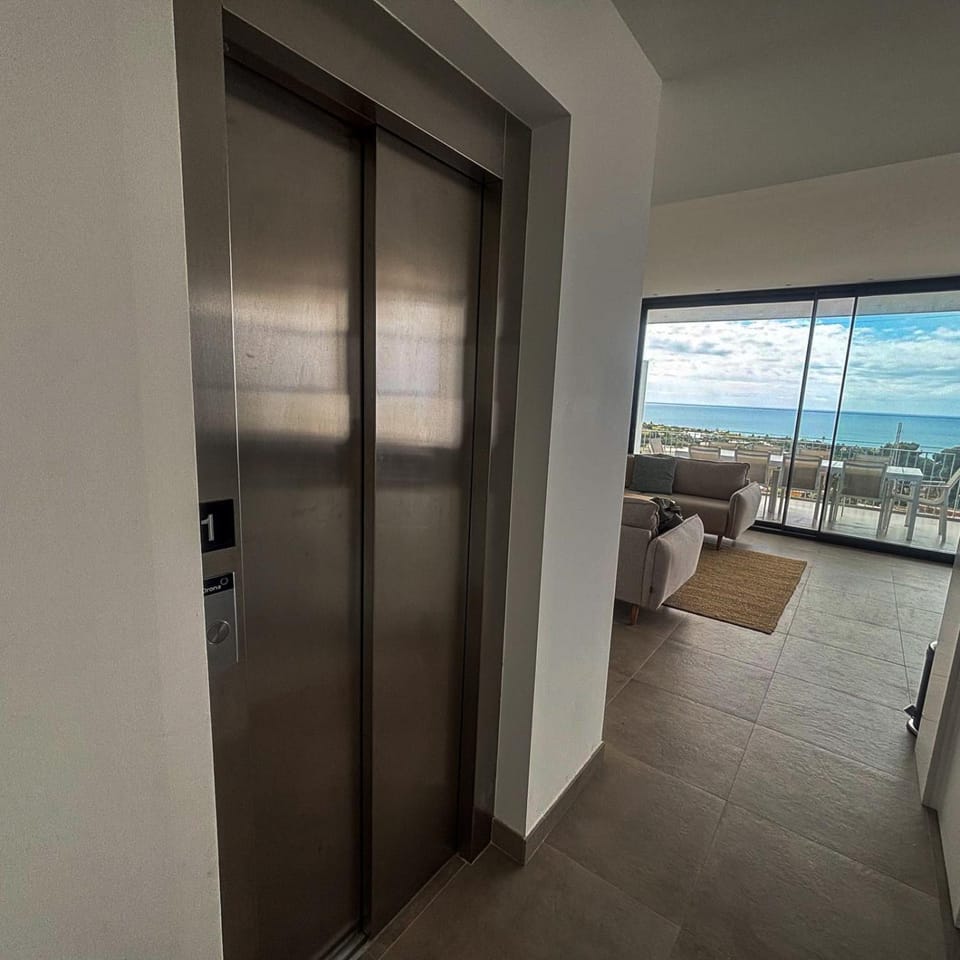 A2403 Brand new south facing Villa with Infinity Pool Villa in Axarquía