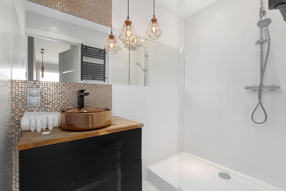 Shower, Bathroom
