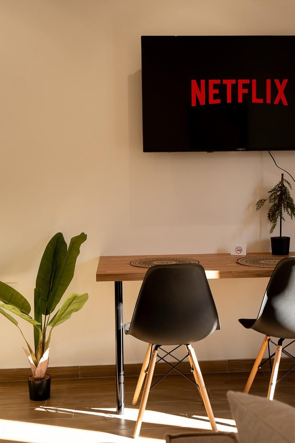 Communal lounge/ TV room, TV and multimedia, Seating area