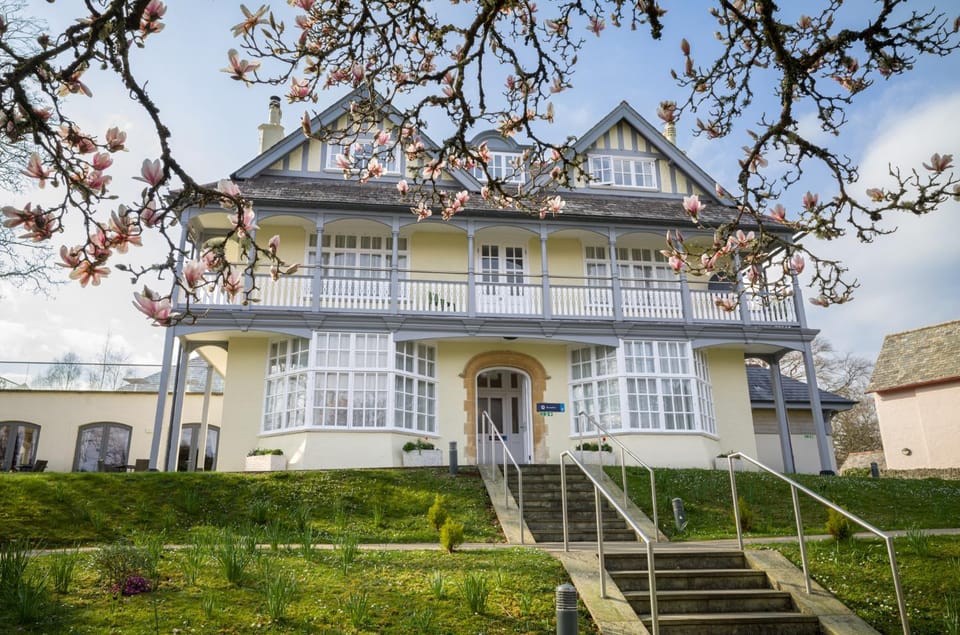 Property building, Spring