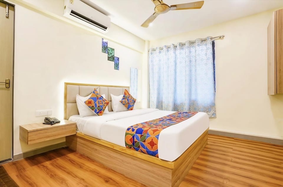 Bed, Photo of the whole room, Bedroom, fireplace, air conditioner