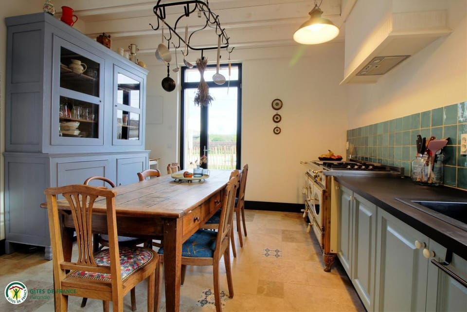 la caquetoire House in Nouvelle-Aquitaine