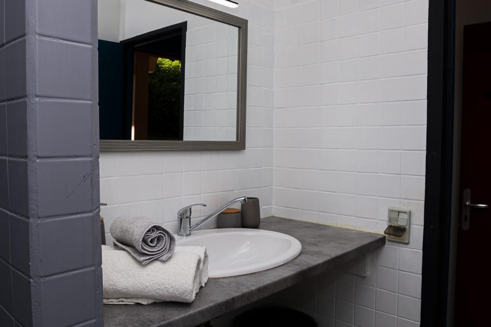 Bathroom, towels