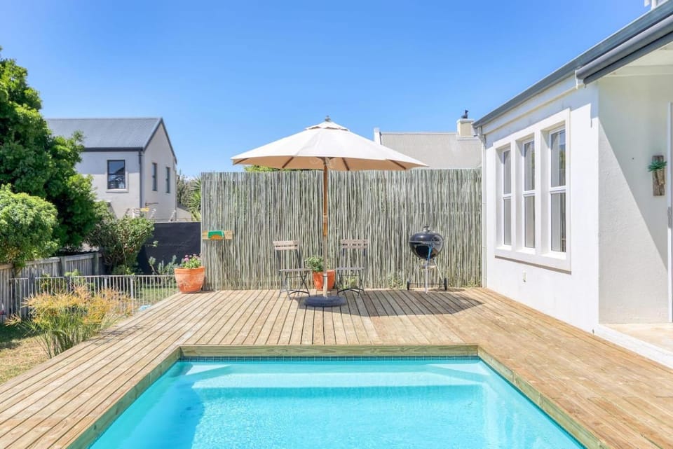 Lavender Cottage House in Cape Town