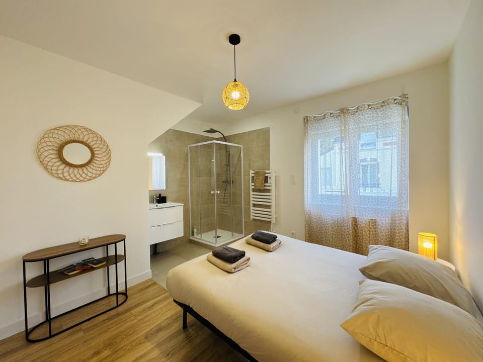 Bed, Bedroom