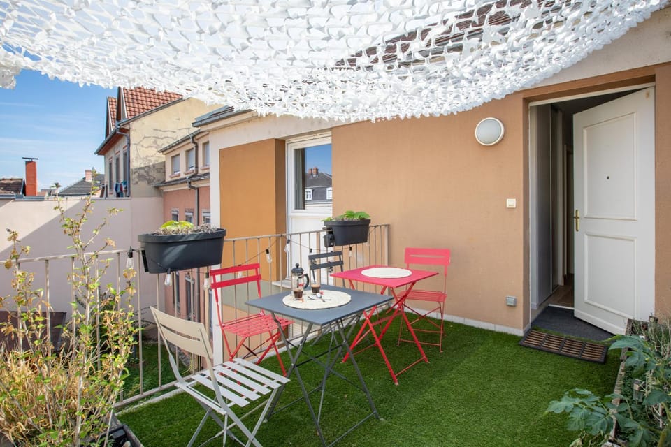 Patio, Dining area