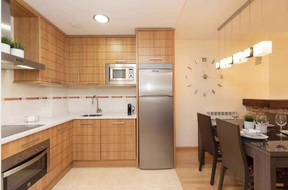 Cota de la marmota by CARDI Suites Apartment in Aragon