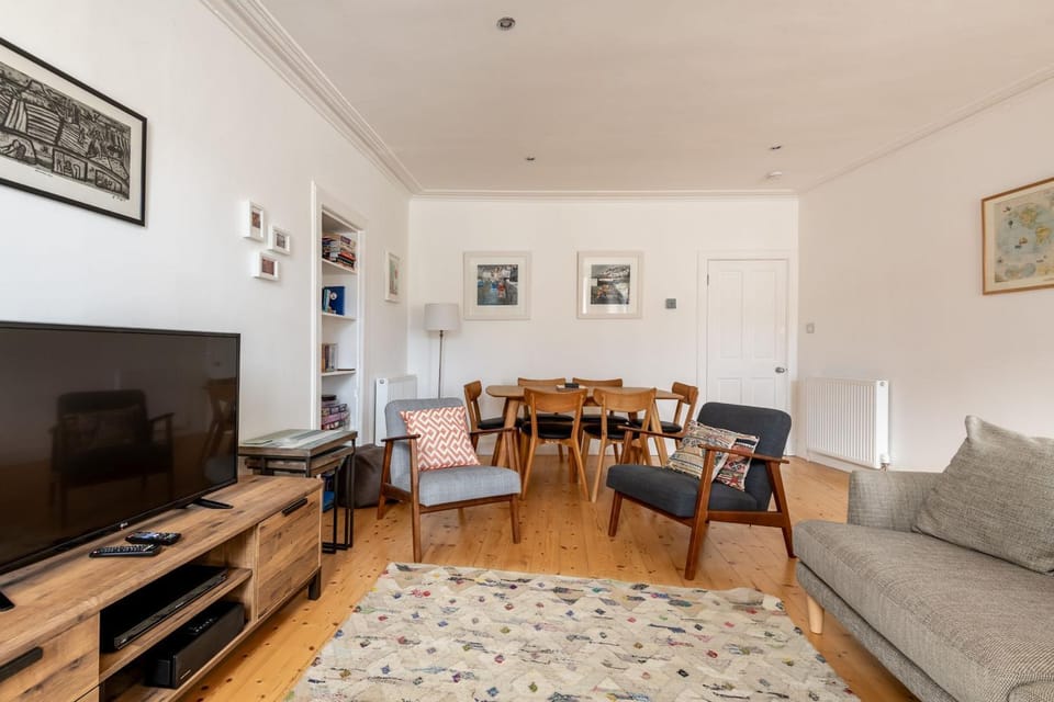 Communal lounge/ TV room, Living room