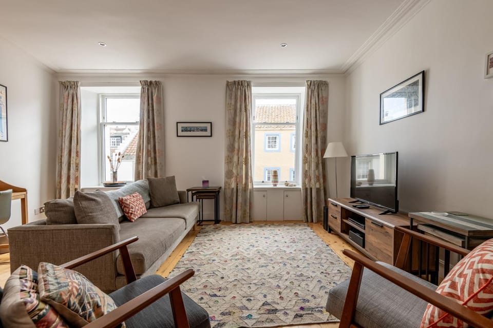 Communal lounge/ TV room, Living room
